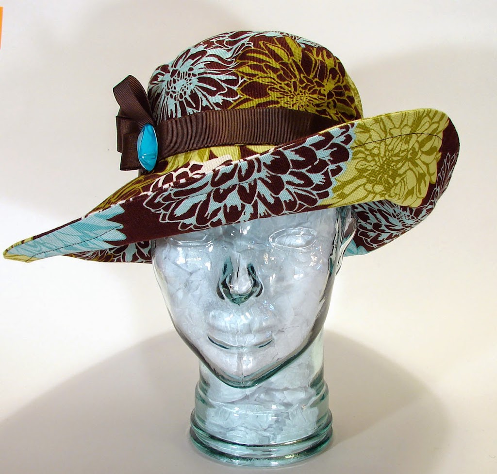Le Petit Chapeau | 217 Mary St, Orillia, ON L3V 3E5, Canada | Phone: (705) 330-6814