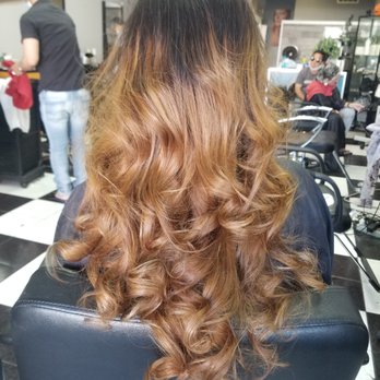 Lynn Hair And Makeup | 24 Rue Fauteux, Montréal, QC H3J 1N9, Canada | Phone: (438) 795-5384