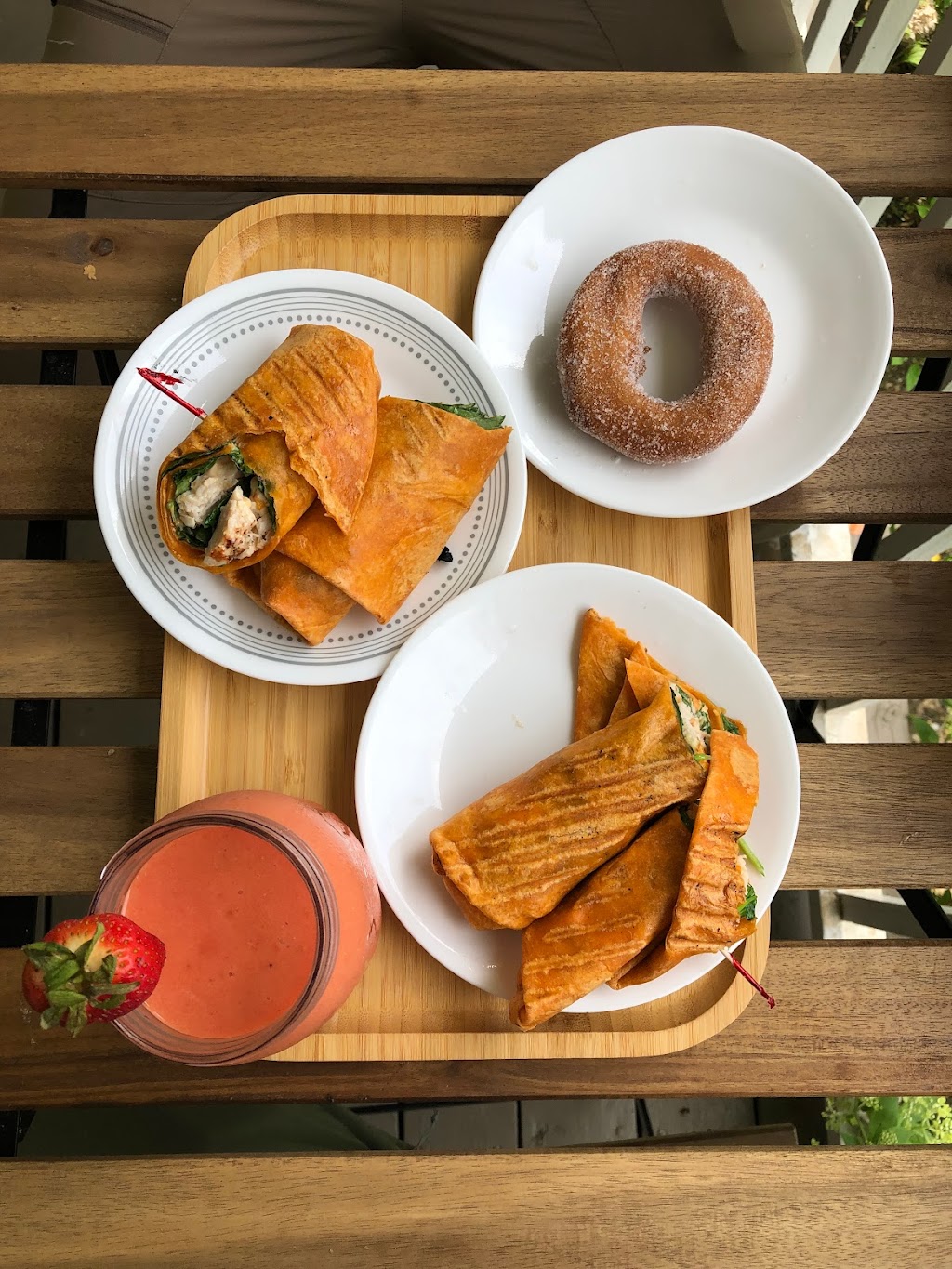 Dora Café et Marché local - Orford | 2329 Chem. du Parc, Orford, QC J1X 7A2, Canada | Phone: (819) 410-3672
