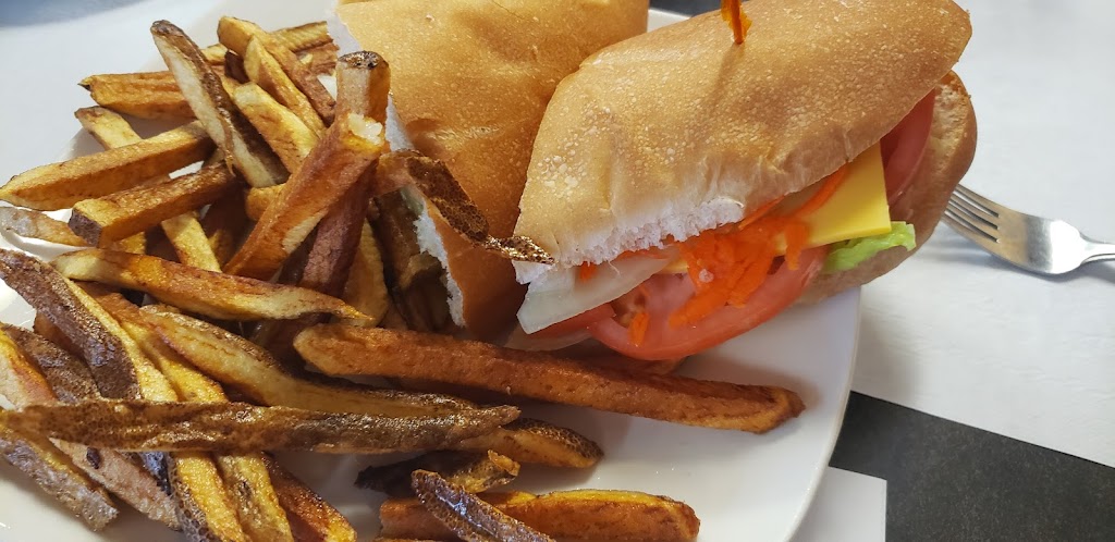 The Corner Pocket Restaurant | 650 Broadway St, Cartwright, MB R0K 0L0, Canada | Phone: (204) 529-2268