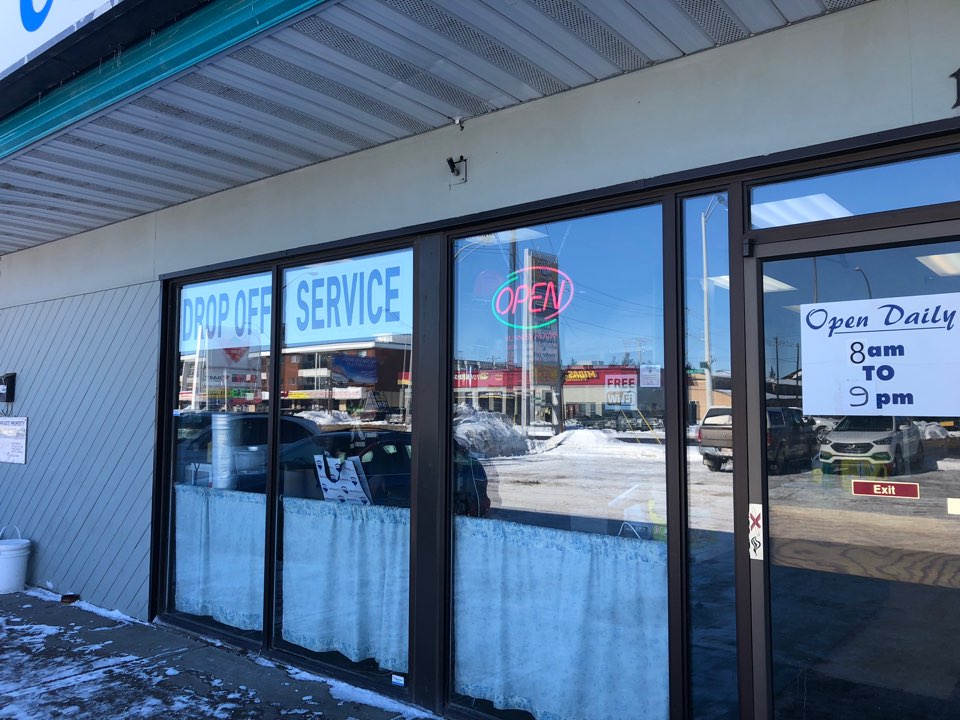 Carmels Laundry | 16205 Stony Plain Rd, Edmonton, AB T5P 4A3, Canada | Phone: (780) 484-9547