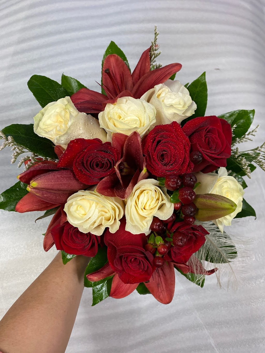 Vivian Flowers | 1600 Merivale Rd Unit #7, Ottawa, ON K2G 5J8, Canada | Phone: (613) 228-6967