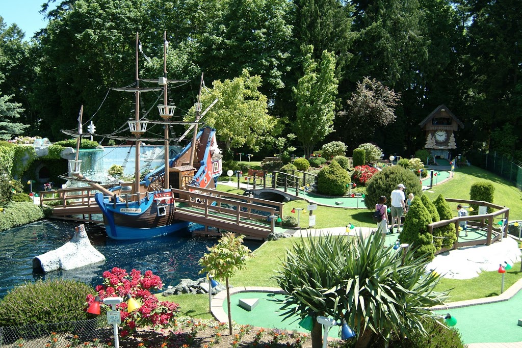 Paradise Mini Golf and Fun Park | 375 Island Hwy W, Parksville, BC V9P 1A1, Canada | Phone: (866) 325-1874