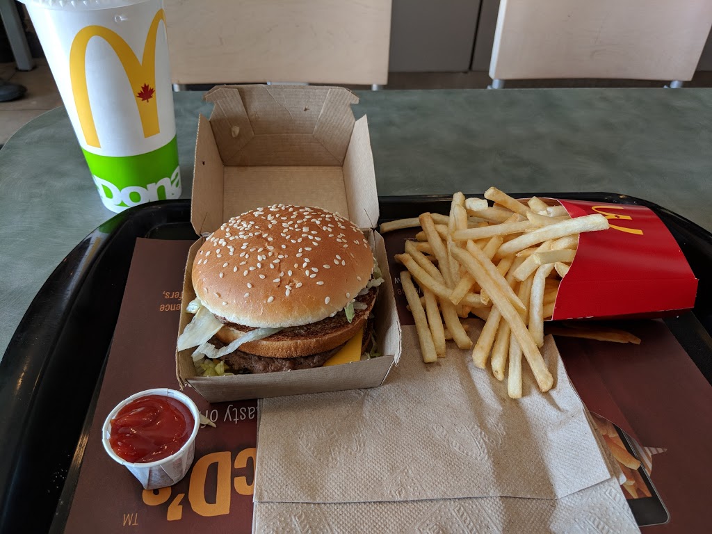 McDonalds | 689 Guelph Line, Burlington, ON L7R 3M7, Canada | Phone: (905) 639-1661
