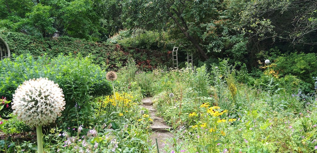 Merlins Hollow | 181 Centre Crescent, Aurora, ON L4G 1K3, Canada | Phone: (905) 727-8979