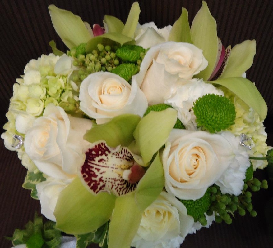 Select Roses | 3120 8 St E #112, Saskatoon, SK S7H 0W2, Canada | Phone: (306) 477-6737