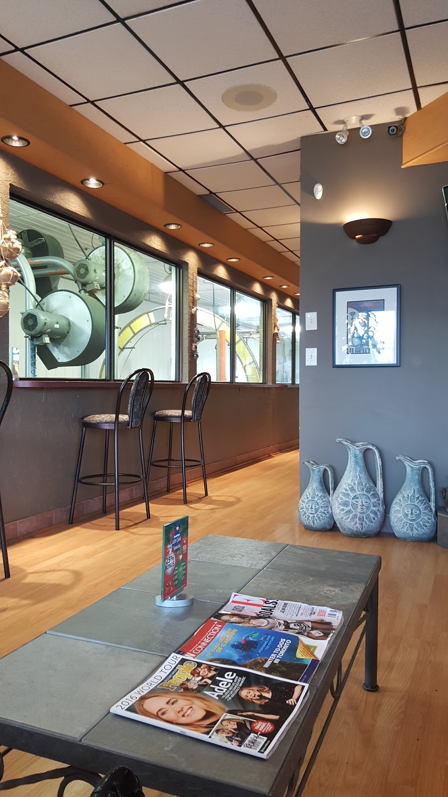 Bubbles Car Wash & Detail Centre | 1745 Springfield Rd, Kelowna, BC V1Y 5V5, Canada | Phone: (250) 762-4422