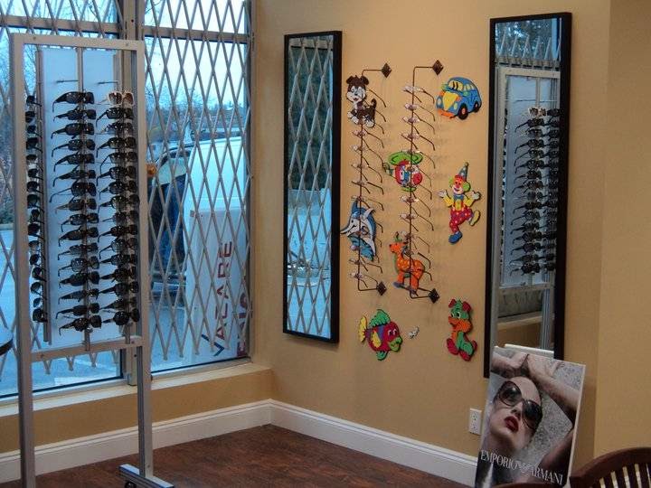 Viva Eye Clinic | 15299 68 Ave #125, Surrey, BC V3S 3L5, Canada | Phone: (778) 218-4104