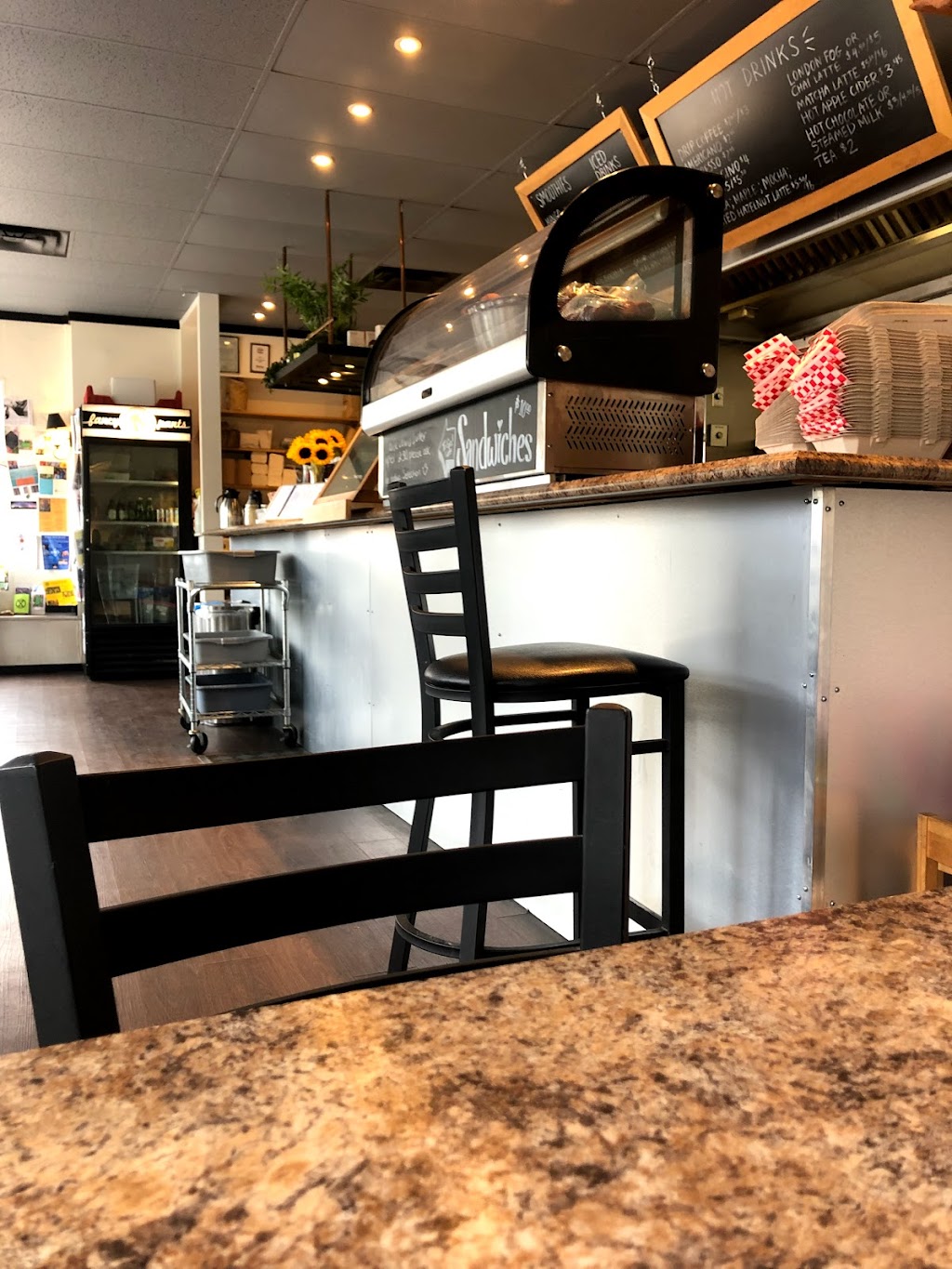 Fancy Pants Cafe - 807 King St, Bridgewater, NS B4V 1B7, Canada