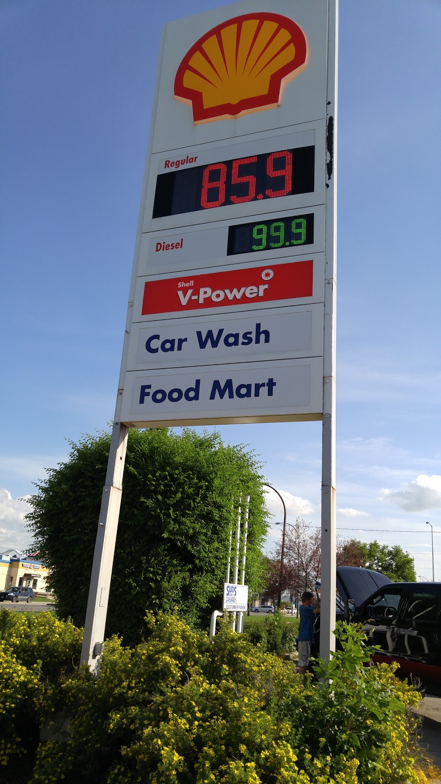 Shell | 570 Panet Rd, Winnipeg, MB R2L 2E9, Canada | Phone: (204) 663-1019