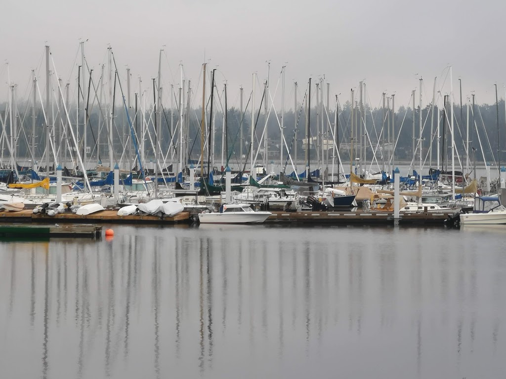 Loon Bay Park | 3290-3270 Beach Dr, Victoria, BC V8R 6M1, Canada