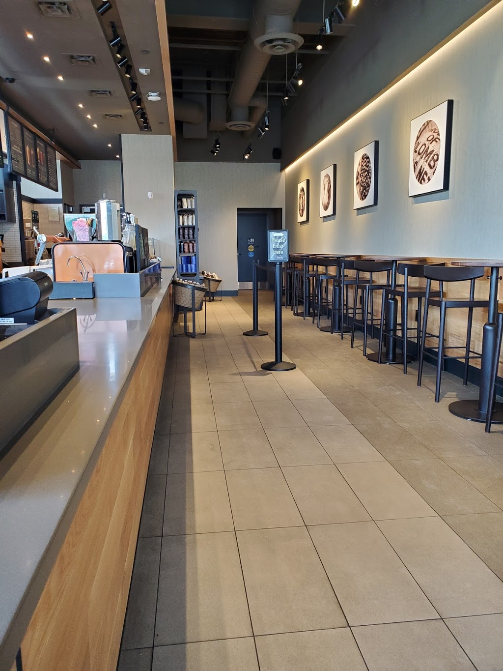 Starbucks | 10 Earlsbridge Blvd, Brampton, ON L7A 2L8, Canada | Phone: (437) 230-1845