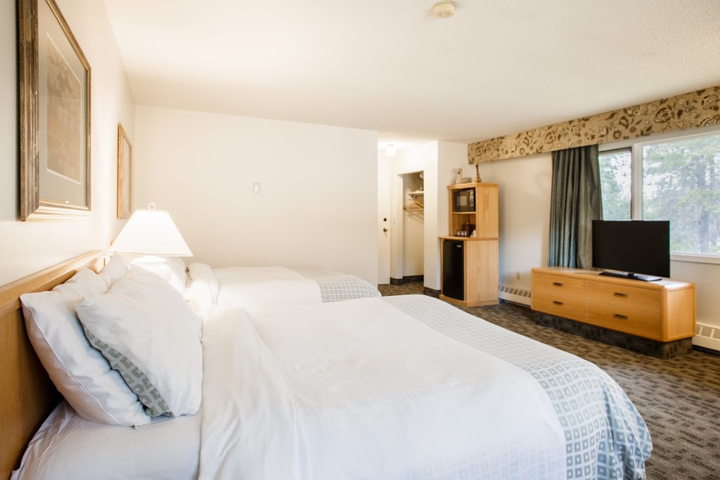 Mountaineer Lodge | 101 Village Rd, Lake Louise, AB T0L 1E0, Canada | Phone: (403) 522-3844