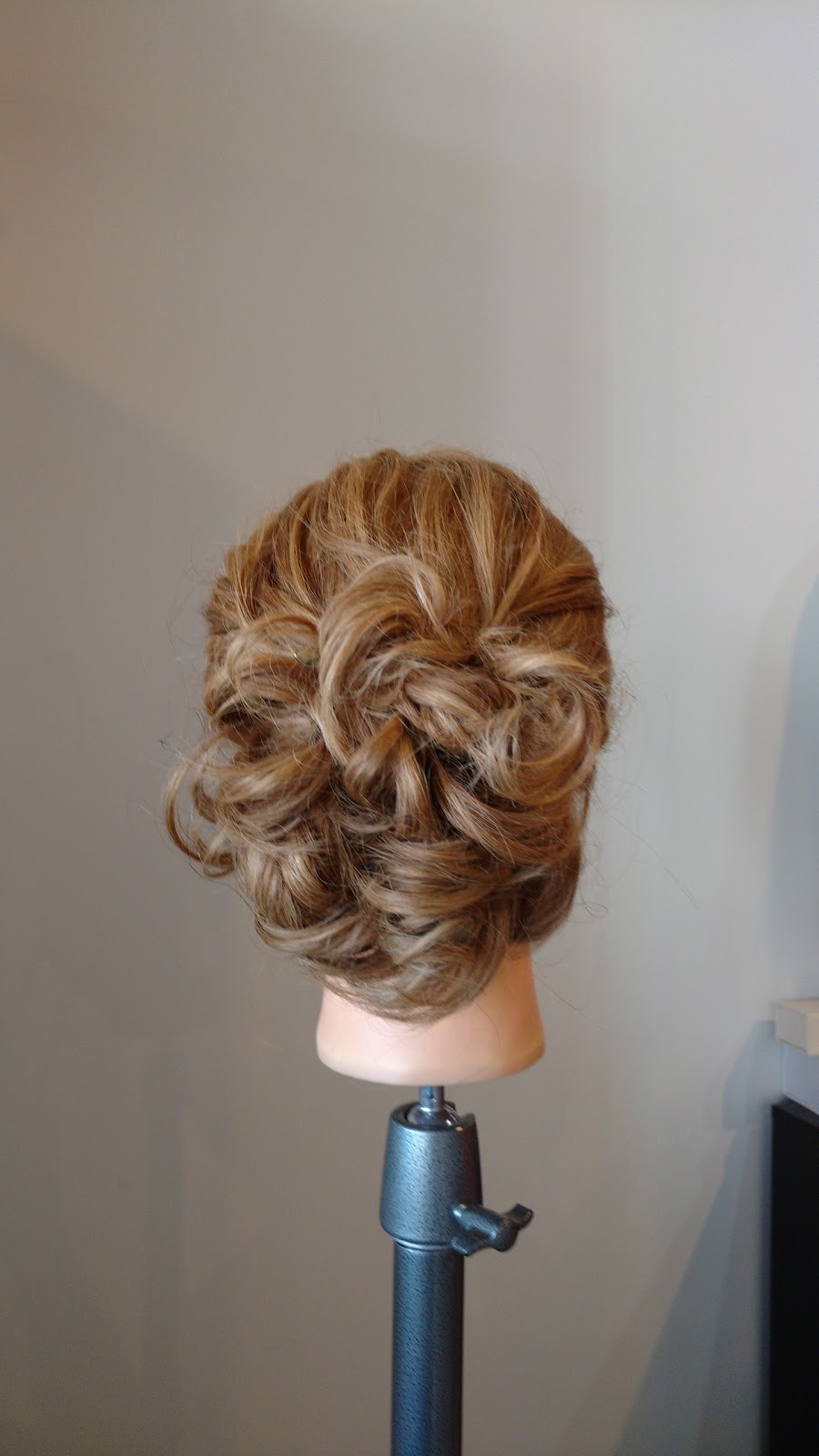 Caruso Hair Club | 2396 Major MacKenzie Dr W unit #2, Maple, ON L6A 4Y1, Canada | Phone: (905) 553-9100