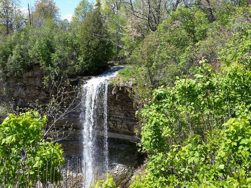 Borers Falls Conservation Area | park | Valley Rd, Dundas, ON L9H 5S3, Canada | 9055252181 OR +1 905-525-2181