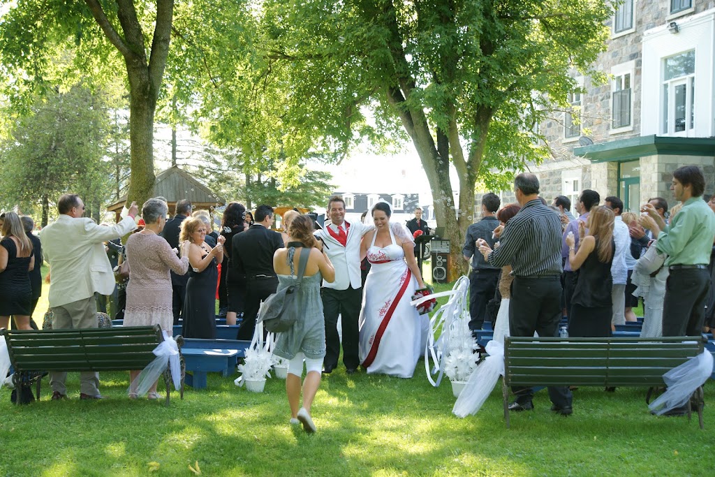 Hôtel le couvent | 370 Bd de la Montagne, Saint-Casimir, QC G0A 3L0, Canada | Phone: (418) 339-3232