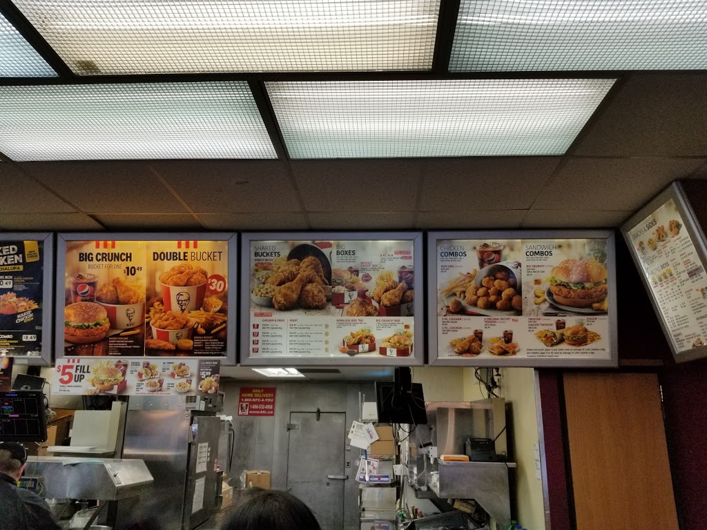 KFC | 7028 Yonge St, Thornhill, ON L4J 1V7, Canada | Phone: (905) 707-0340