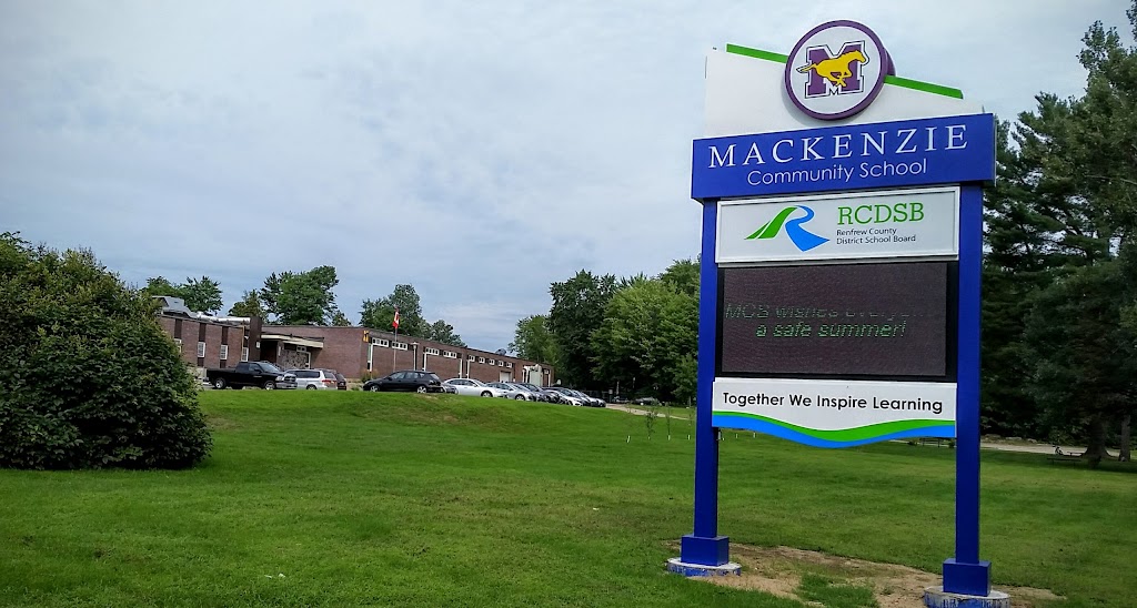 Mackenzie Community School | 87 Brockhouse Way, Deep River, ON K0J 1P0, Canada | Phone: (613) 584-3361