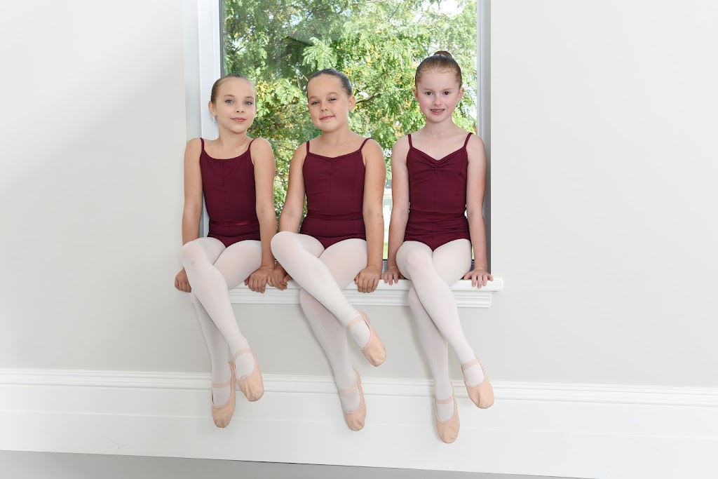 Oxford School Of Dance | 156 Victoria St, Ingersoll, ON N5C 2N1, Canada | Phone: (519) 425-1888
