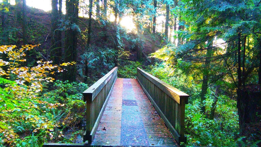 Hampton Park | 1760 Paddock Dr, Coquitlam, BC V3E 3N8, Canada | Phone: (604) 927-3000