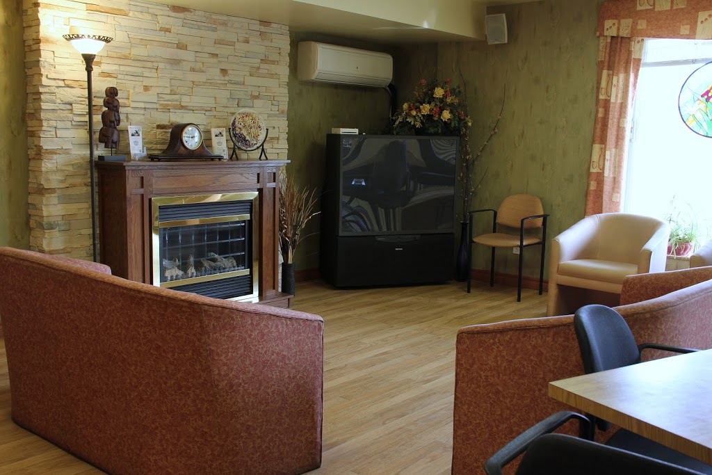 Louise Manoir | 6151 Boul Henri-Bourassa E, Montréal-Nord, QC H1G 2V3, Canada | Phone: (514) 327-3641