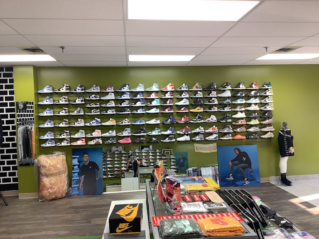 Wpgsneaker | 3025 Portage Ave, Winnipeg, MB R3K 2E2, Canada | Phone: (204) 227-6521