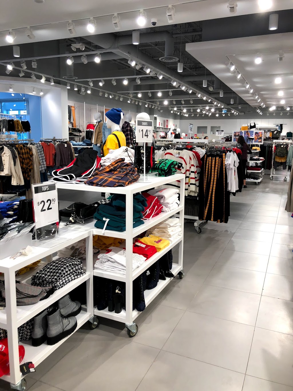 Forever 21 | Anchor M, 5000 Canoe Pass Way, Tsawwassen, BC V4M 0B3, Canada | Phone: (604) 948-2513