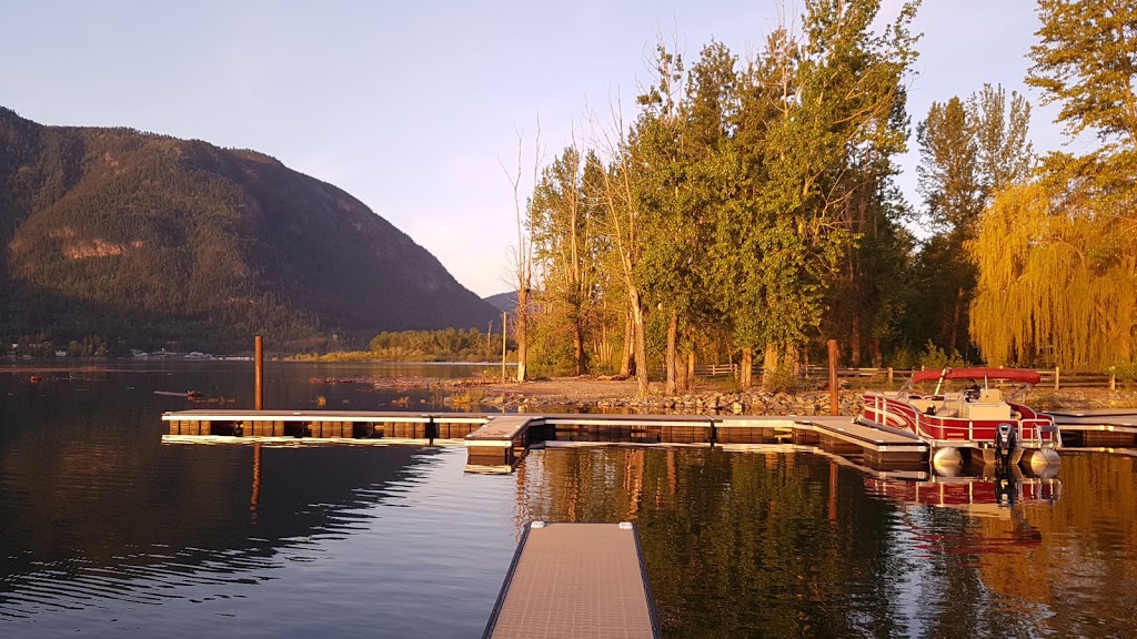 Cottonwood Cove RV Resort | 2604 Squilax-Anglemont Rd, Lee Creek, BC V0E 1M4, Canada | Phone: (866) 931-3572