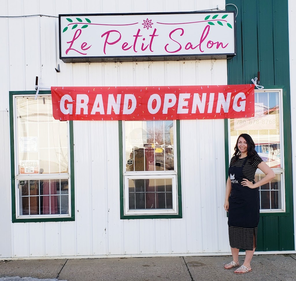Le Petit Salon | 11 Main St, Hay Lakes, AB T0B 1W0, Canada | Phone: (780) 878-8768