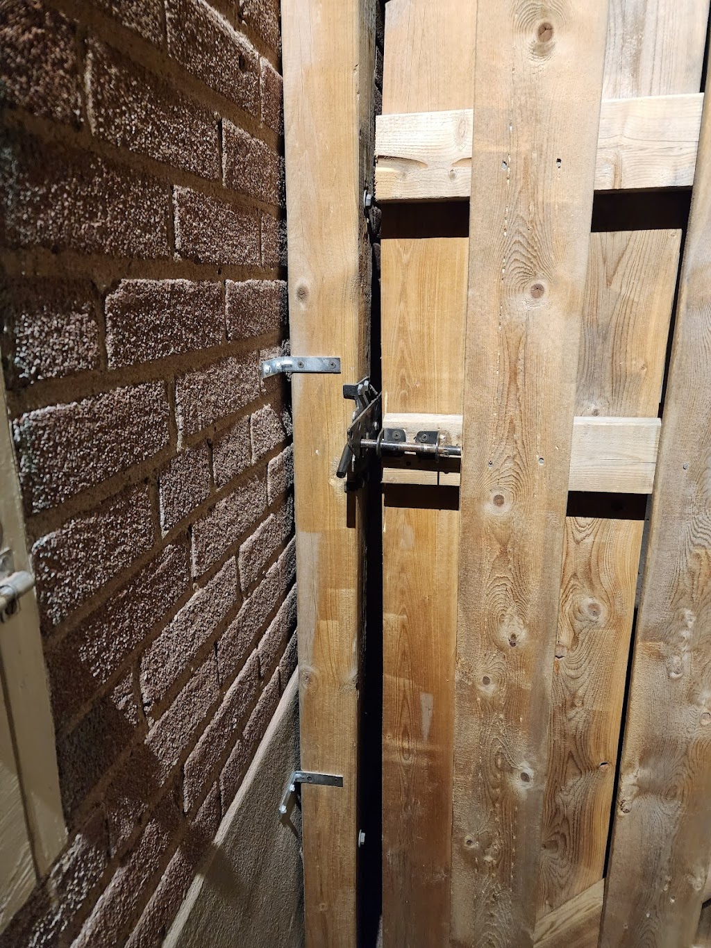 FixIT Handyman Solutions | 335 Mill Rd #1401, Etobicoke, ON M9C 1Y6, Canada | Phone: (647) 937-3558