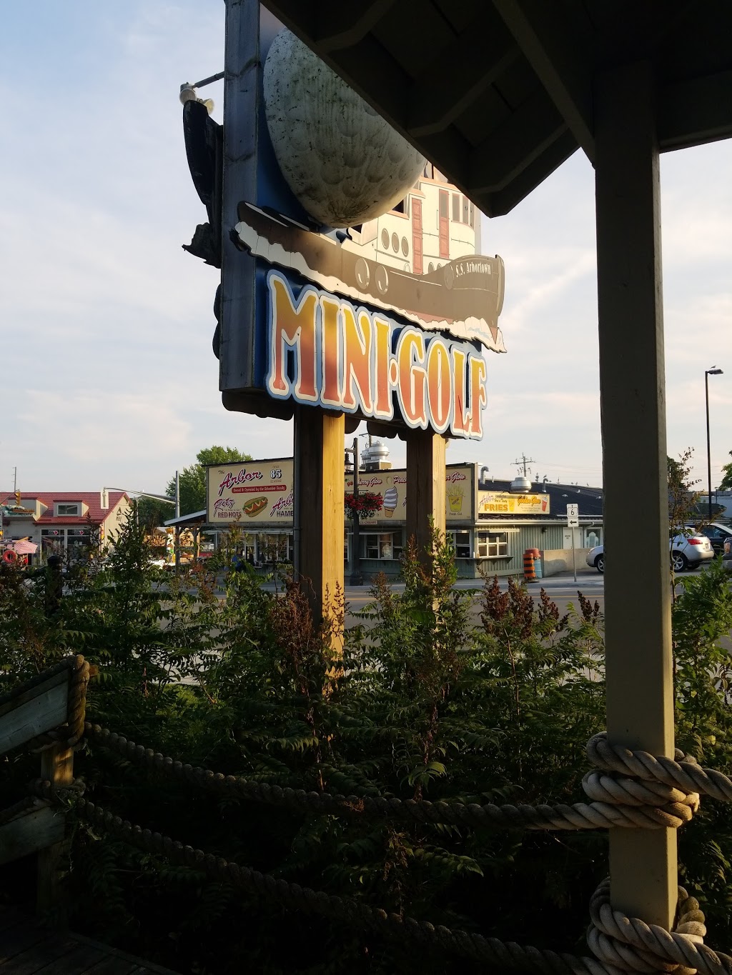 Arbortown Mini-golf | 100 Main St, Port Dover, ON N0A 1N0, Canada | Phone: (519) 583-3499