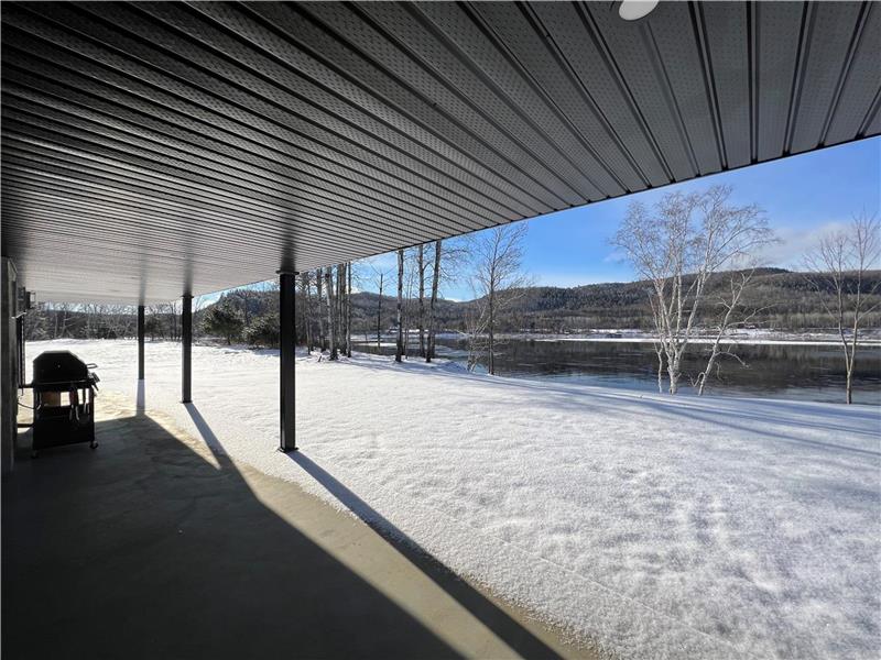 Chalet St-Mo | 221 Chem. de lAnse 221, chemin de lAnse, Trois-Rives, Québec, Canada, G0X2C0, Saint-Roch-de-Mékinac, QC G0X 2E0, Canada | Phone: (819) 690-4829