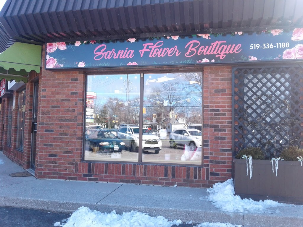Sarnia Flower Boutique | 940 Murphy Rd, Sarnia, ON N7S 5C4, Canada | Phone: (519) 336-1188
