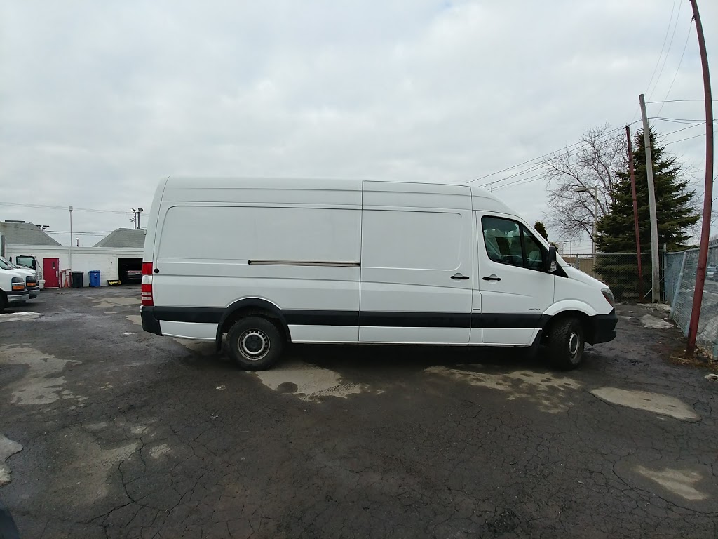 Discount Location dautos et camions | 3375 Boulevard Taschereau, Saint-Hubert, QC J4T 2G1, Canada | Phone: (450) 443-5453