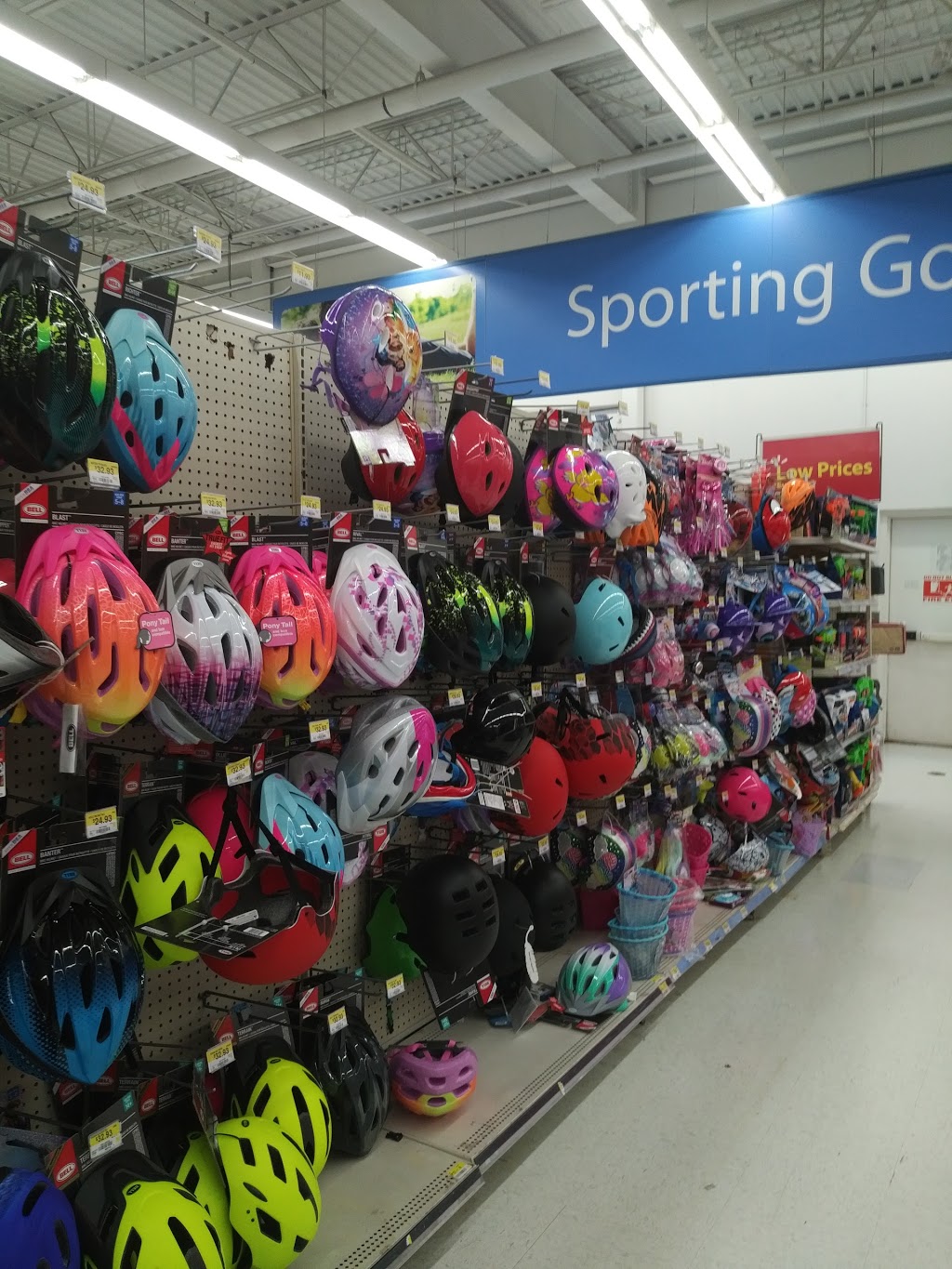 Walmart Supercentre | 1100 10th St, Hanover, ON N4N 3B8, Canada | Phone: (519) 364-4492