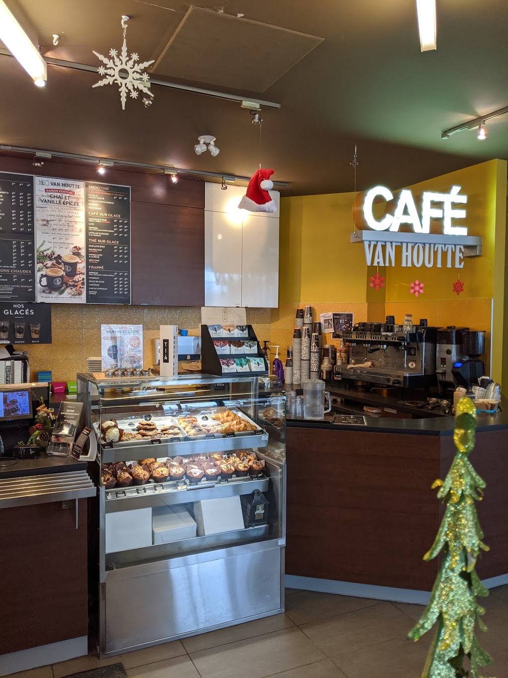 Café Van Houtte | 5755 Rue J.-B.- Michaud, Lévis, QC G6V 0E9, Canada | Phone: (418) 903-4911