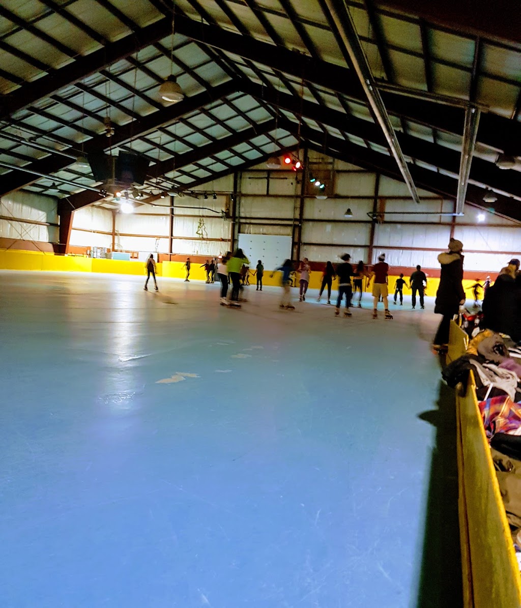 Roller Skating Place | 4442 Fairgrounds Rd, Orillia, ON L3V 6H2, Canada | Phone: (705) 326-1444