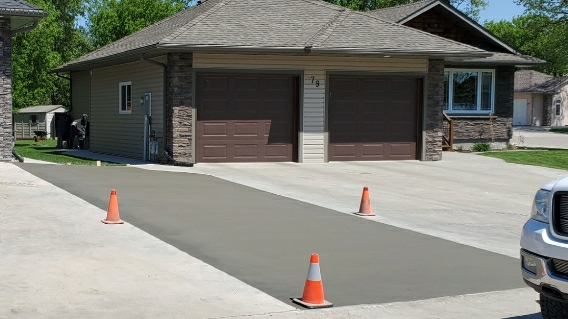 Bob Gionet Construction | 167 grant street suit B and, C, 27 Barcelona Bay, Morden, MB R6M 0A7, Canada | Phone: (204) 362-2114