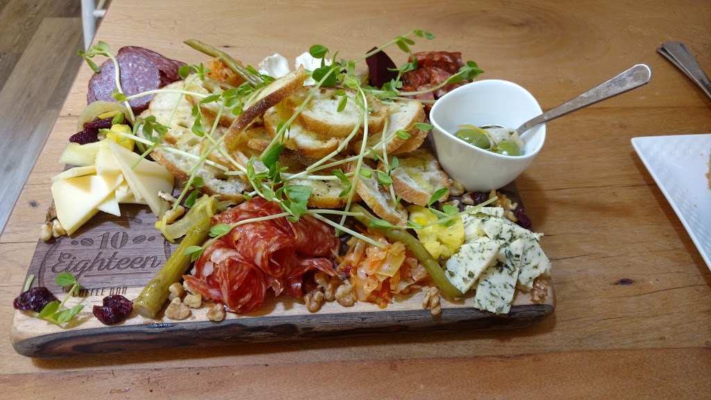 10Eighteen | 1018 Dundas St, London, ON N5W 3A3, Canada | Phone: (519) 601-1118