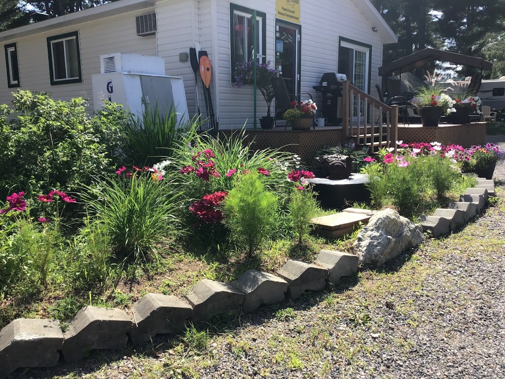 CAMPING LESCARGOT | 35 Chemin Constantineau, Notre-Dame-de-Pontmain, QC J0W 1S0, Canada | Phone: (819) 597-4545