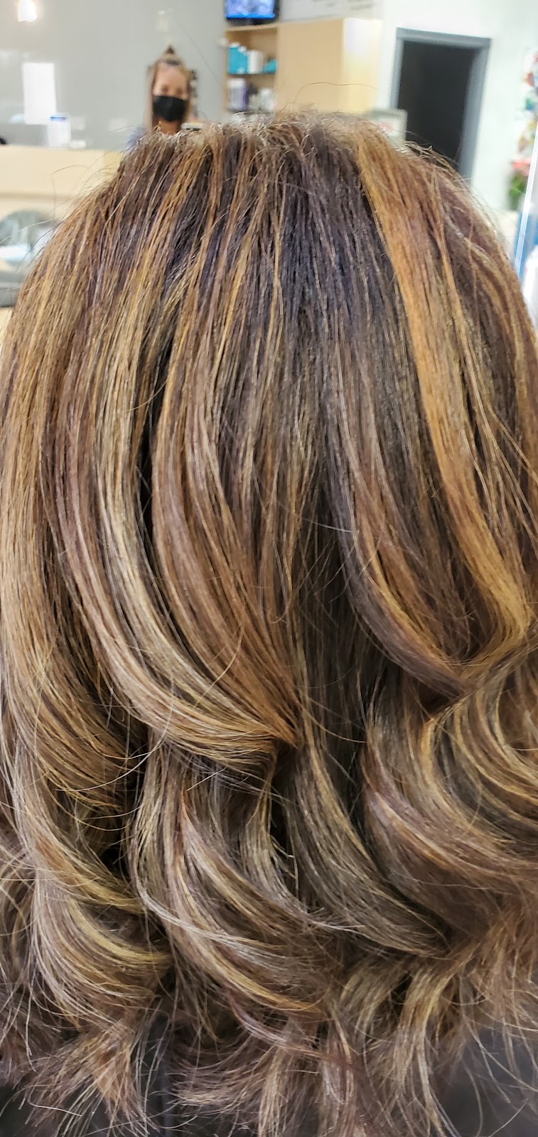 Meadowlands Hair & Nails | 1100 Golf Links Rd, Ancaster, ON L9K 1J8, Canada | Phone: (905) 648-9041