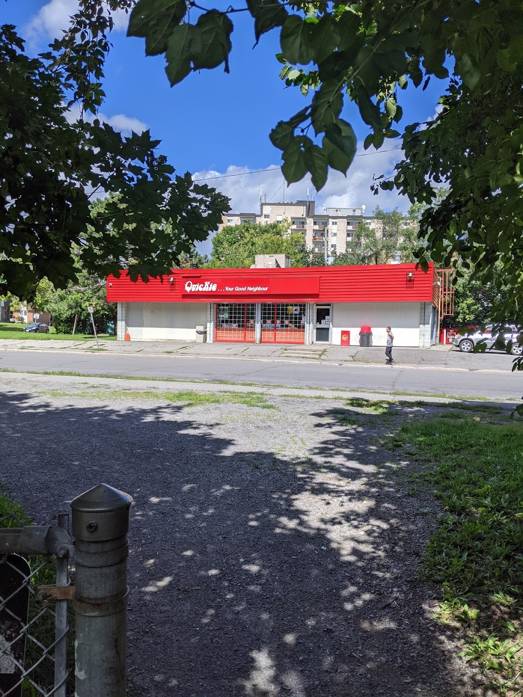 Quickie | 1435 Caldwell Ave, Ottawa, ON K1Z 8L3, Canada | Phone: (613) 729-8912