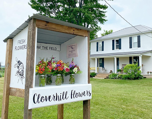 Cloverhill Flowers | 2554 Old Homestead Rd, Keswick, ON L4P 3E9, Canada | Phone: (905) 853-8340