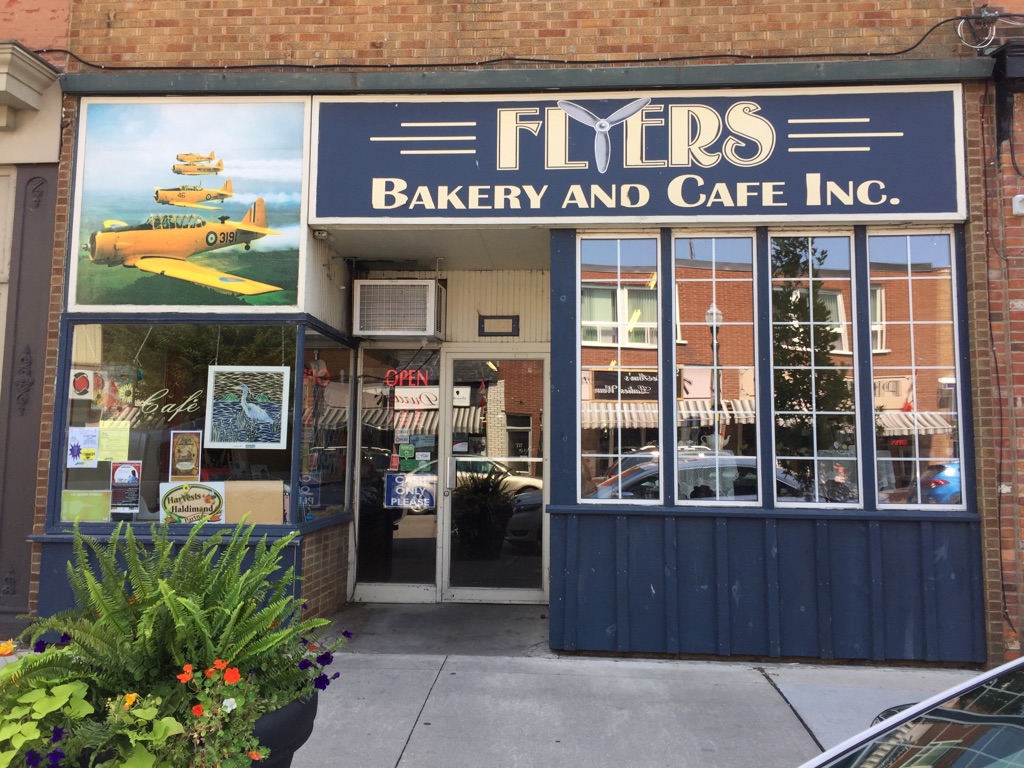 Flyers Cafe & Bakery | 144 Queen St, Dunnville, ON N1A 1H7, Canada | Phone: (905) 701-8527