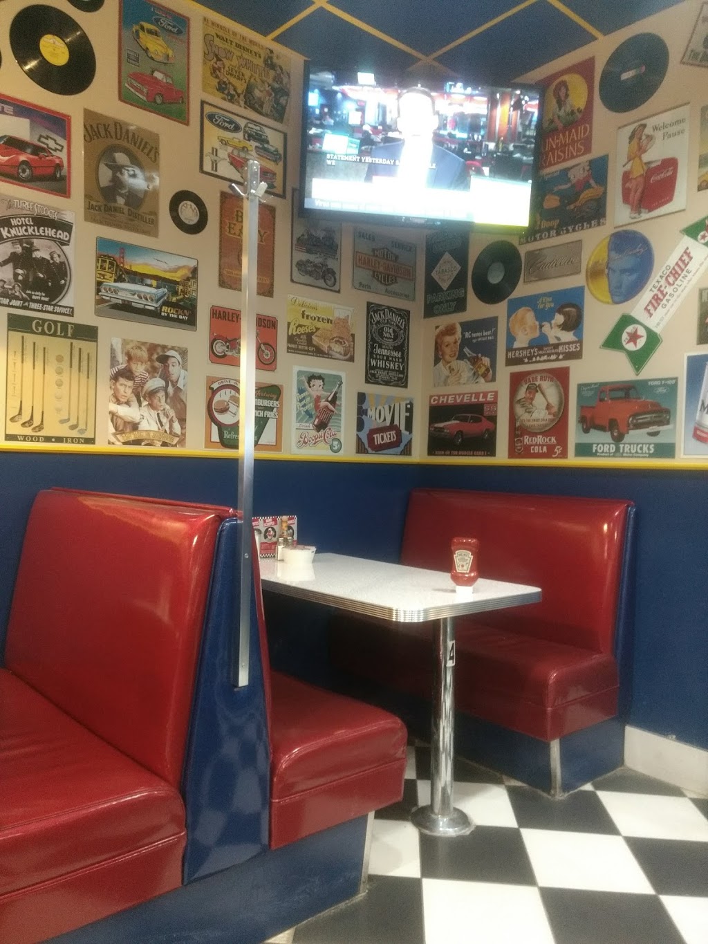 Wimpy’s Diner | 347 Bayfield St Unit #1, Barrie, ON L4M 3C3, Canada | Phone: (705) 503-7200