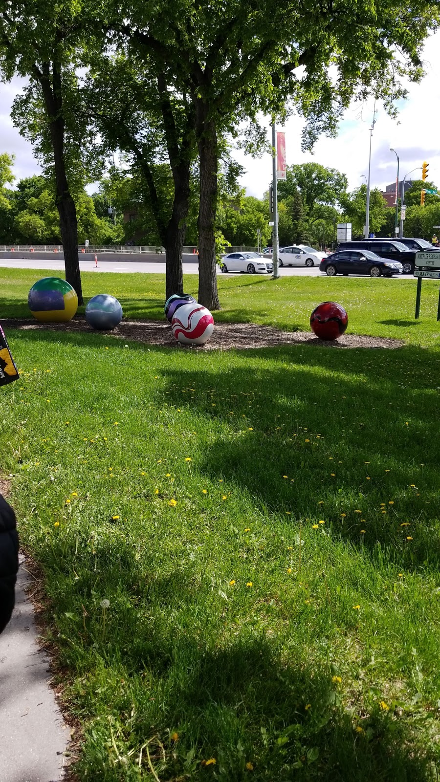 Mayfair Recreation Centre | 40 Mayfair Pl, Winnipeg, MB R3L 0A6, Canada | Phone: (204) 453-9211