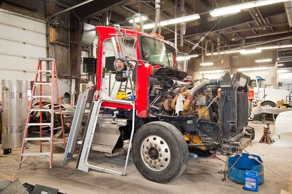 Eastside Heavy Truck Collision Ltd. | 2535B Inkster Avenue, Winnipeg, MB R2R 1V4, Canada | Phone: (204) 633-8223