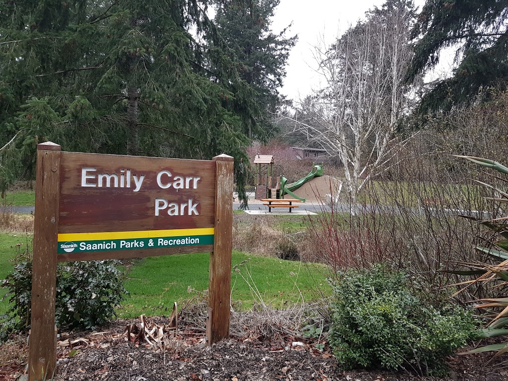 Emily Carr Park | 2N5, 4500 Emily Carr Dr, Victoria, BC V8X 2N6, Canada