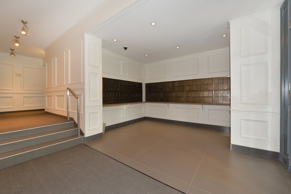 Hazelview Properties | 5500 Av. Borden, Côte Saint-Luc, QC H4V 2T3, Canada | Phone: (438) 797-7512