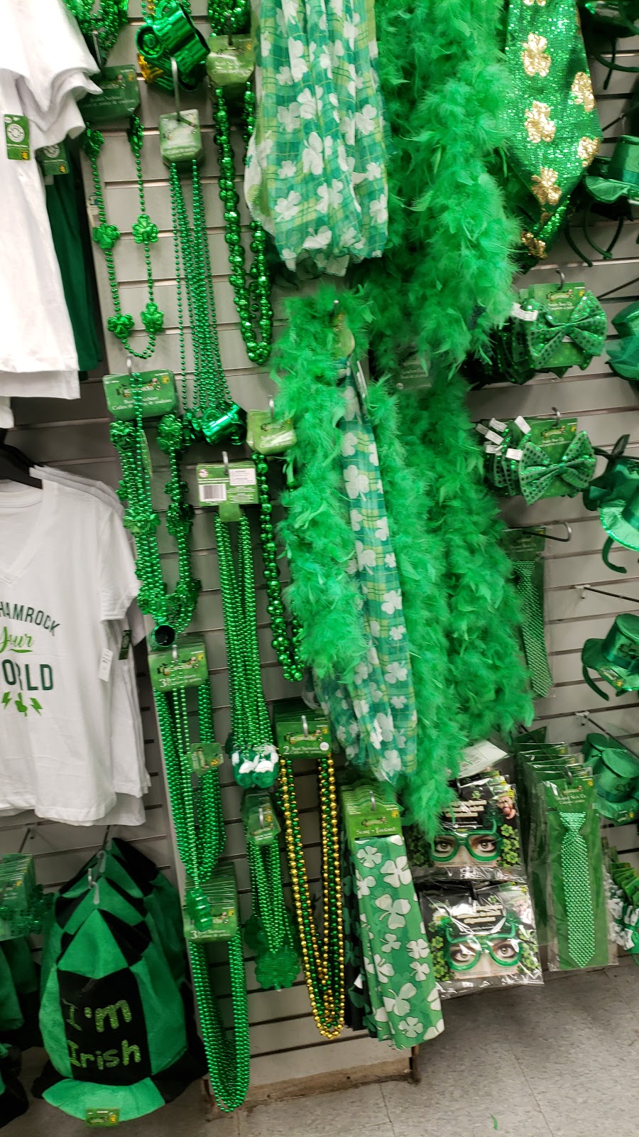 Dollarama | 3900 Grant Ave Charleswood Centre, Winnipeg, MB R3R 3C5, Canada | Phone: (204) 837-8532